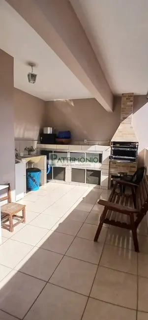 Foto 5 de Casa com 3 quartos à venda, 300m2 em Jaguariuna - SP
