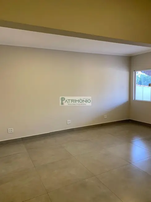 Foto 2 de Casa com 2 quartos à venda, 103m2 em Jaguariuna - SP