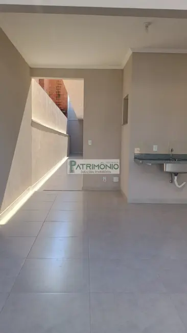 Foto 2 de Casa com 2 quartos à venda, 83m2 em Jaguariuna - SP