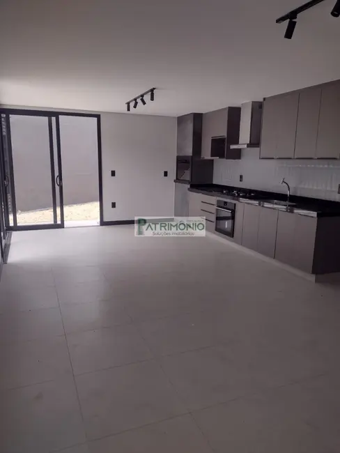 Foto 1 de Casa com 3 quartos à venda e para alugar, 131m2 em Jaguariuna - SP