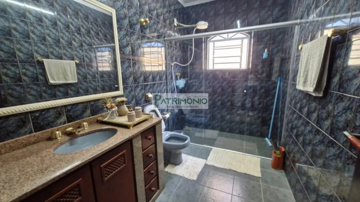 Foto 9 de Casa com 3 quartos à venda, 400m2 em Jaguariuna - SP