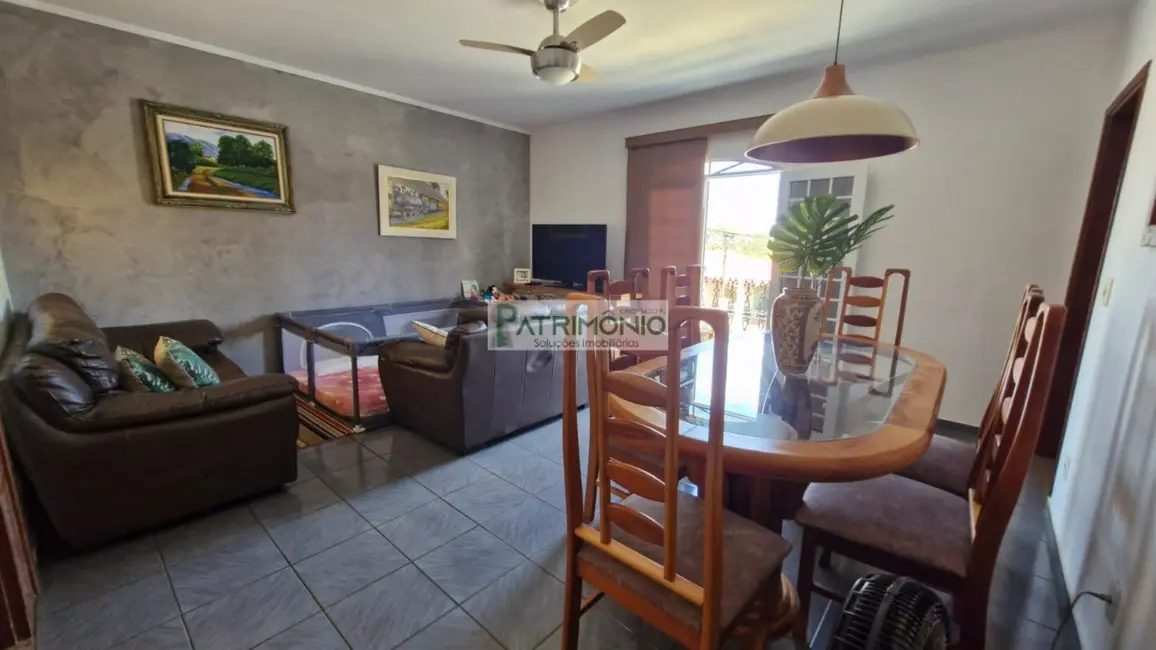 Foto 3 de Casa com 3 quartos à venda, 400m2 em Jaguariuna - SP