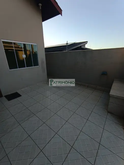 Foto 2 de Casa com 2 quartos à venda, 79m2 em Jaguariuna - SP