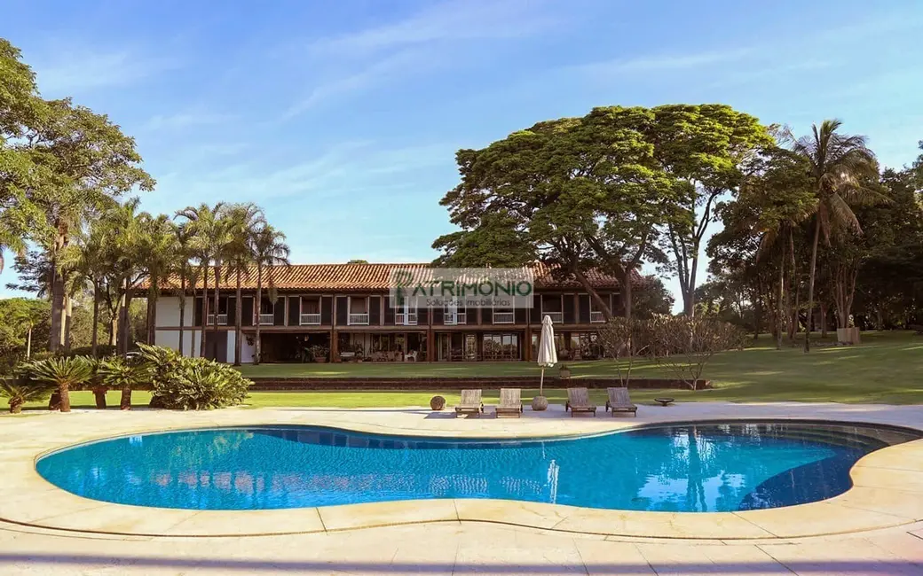 Foto 1 de Terreno / Lote à venda, 439m2 em Jaguariuna - SP