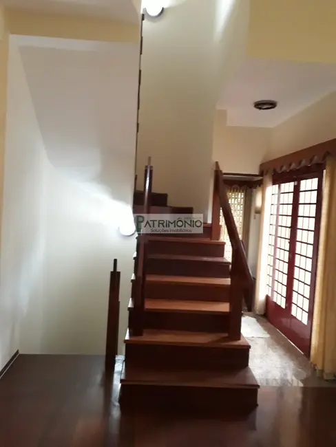 Foto 5 de Casa com 4 quartos à venda, 239m2 em Centro, Jaguariuna - SP