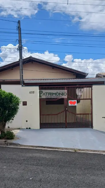 Foto 2 de Casa com 2 quartos à venda, 80m2 em Jaguariuna - SP