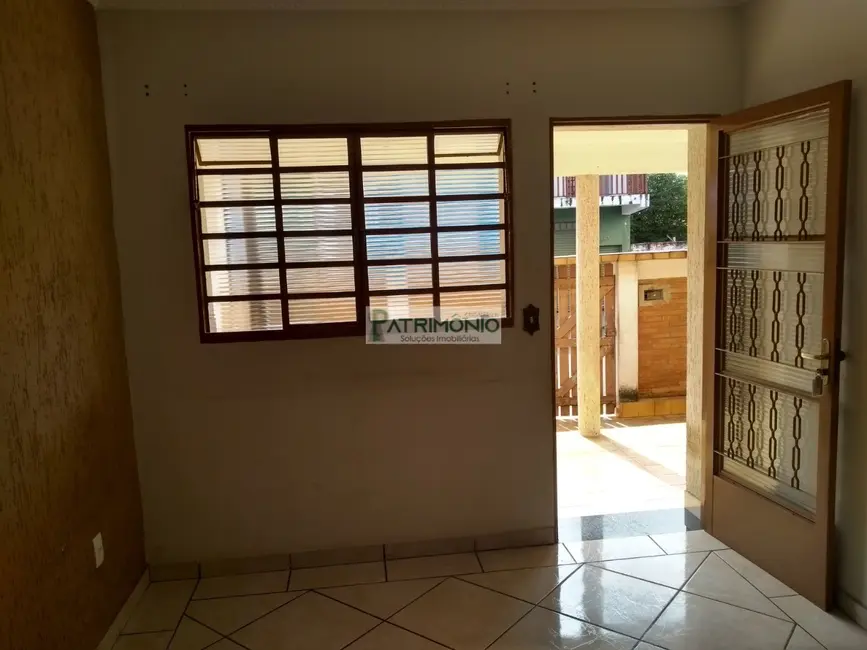 Foto 1 de Casa com 2 quartos à venda, 250m2 em Pedreira - SP