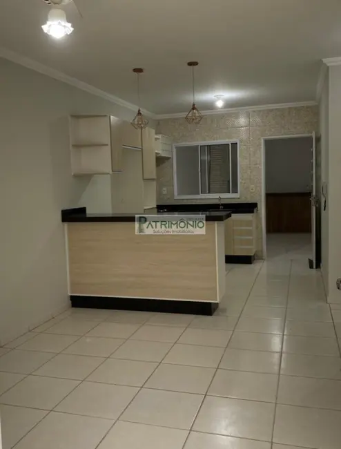 Foto 2 de Casa de Condomínio com 2 quartos à venda, 80m2 em Holambra - SP