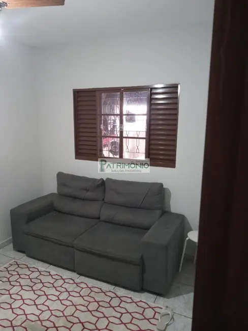 Casa com 2 quartos à venda, 195m2 em Jaguariuna - SP - imagem 1 Foto 1 de Casa com 2 quartos à venda, 195m2 em Jaguariuna - SP