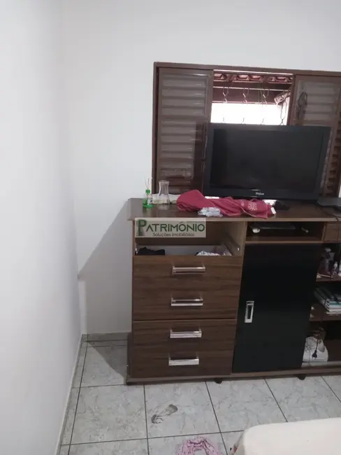 Casa com 2 quartos à venda, 195m2 em Jaguariuna - SP - imagem 3 Foto 3 de Casa com 2 quartos à venda, 195m2 em Jaguariuna - SP