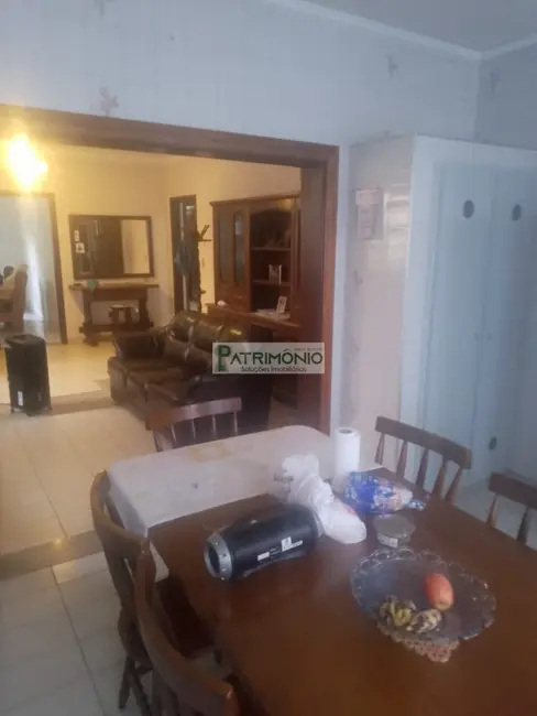 Foto 1 de Casa com 3 quartos à venda, 250m2 em Pedreira - SP