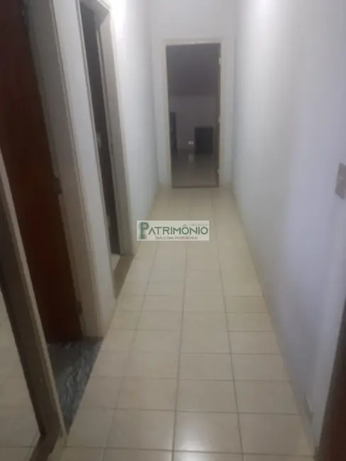 Foto 3 de Casa com 3 quartos à venda, 250m2 em Pedreira - SP