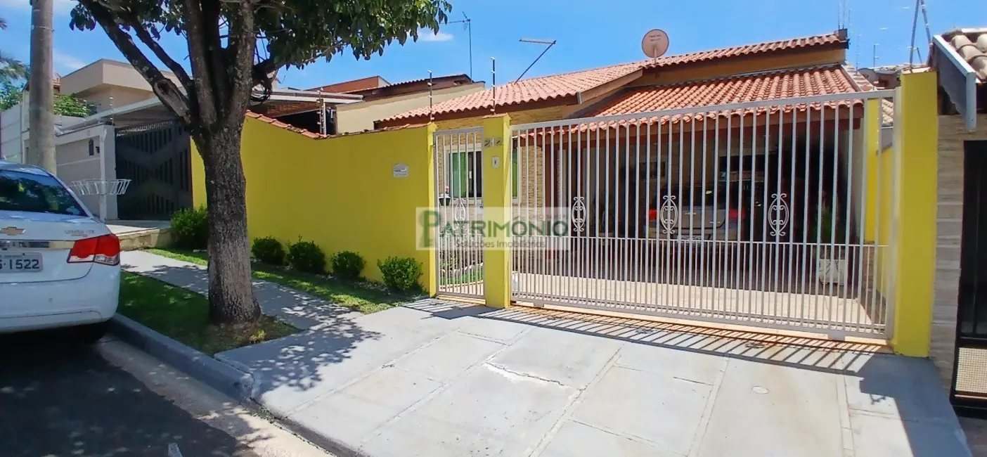 Foto 1 de Casa com 3 quartos à venda, 135m2 em Jaguariuna - SP
