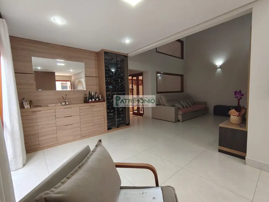 Foto 5 de Casa com 3 quartos à venda, 244m2 em Centro, Jaguariuna - SP