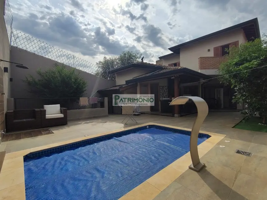Foto 1 de Casa com 3 quartos à venda, 244m2 em Centro, Jaguariuna - SP