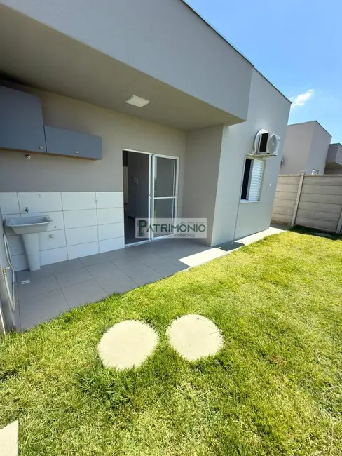 Foto 2 de Casa de Condomínio com 2 quartos à venda, 69m2 em Jaguariuna - SP
