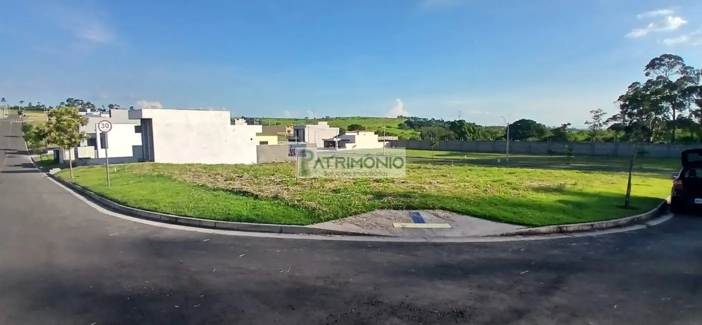 Foto 1 de Terreno / Lote à venda, 320m2 em Jaguariuna - SP