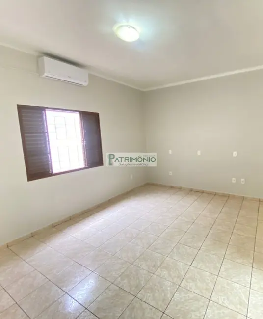 Foto 2 de Casa de Condomínio com 3 quartos à venda e para alugar, 191m2 em Jaguariuna - SP