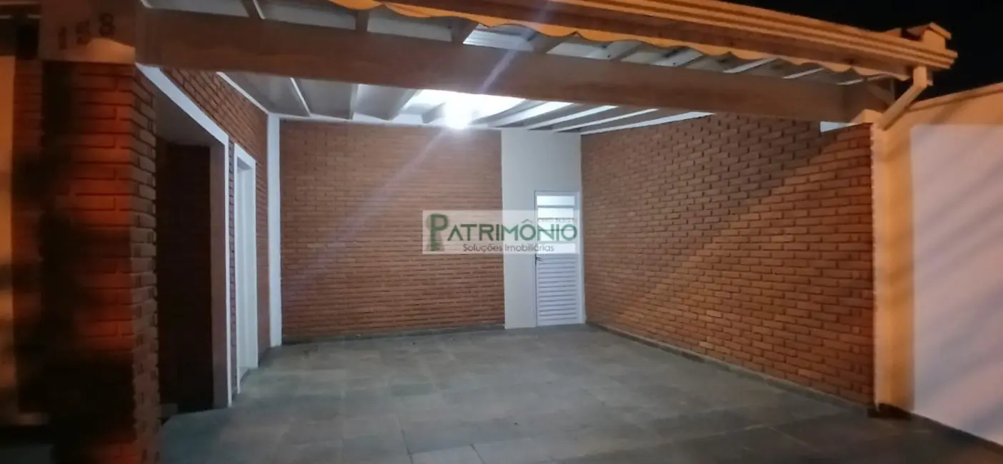 Casa com 3 quartos para alugar, 220m2 em Jaguariuna - SP - imagem 2 Foto 2 de Casa com 3 quartos para alugar, 220m2 em Jaguariuna - SP