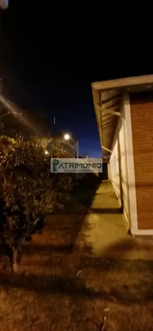 Casa com 3 quartos para alugar, 220m2 em Jaguariuna - SP - imagem 3 Foto 3 de Casa com 3 quartos para alugar, 220m2 em Jaguariuna - SP