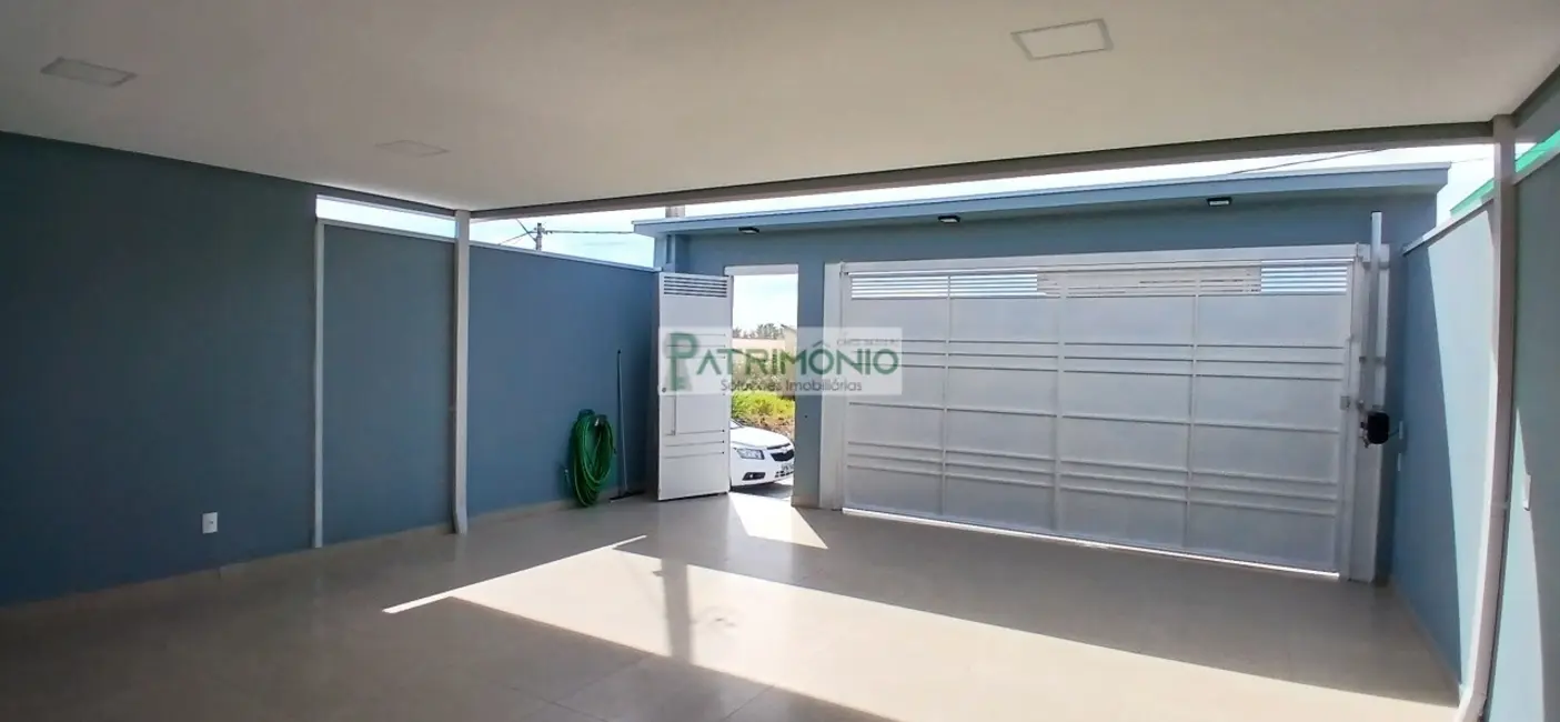 Foto 1 de Casa com 3 quartos à venda, 128m2 em Jaguariuna - SP