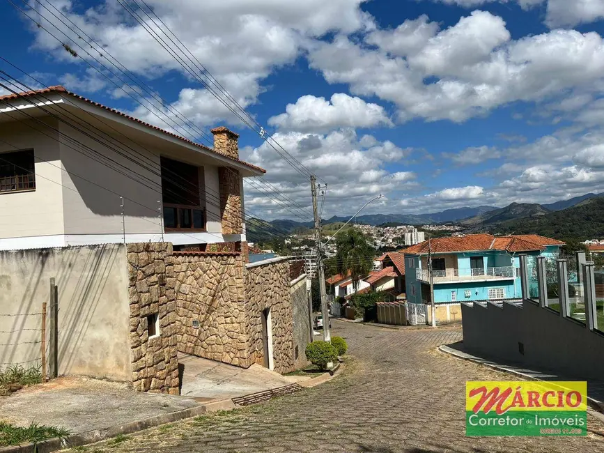 Foto 2 de Casa com 4 quartos à venda, 528m2 em Morro Chic, Itajuba - MG