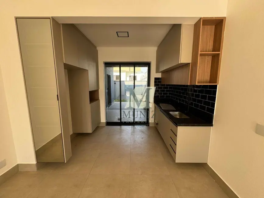 Foto 3 de Casa de Condomínio com 3 quartos à venda, 200m2 em Monte Mor - SP