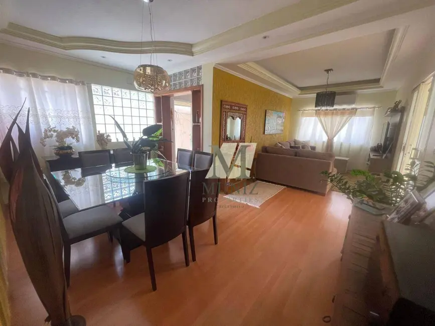 Foto 3 de Casa com 3 quartos à venda, 200m2 em Paulinia - SP