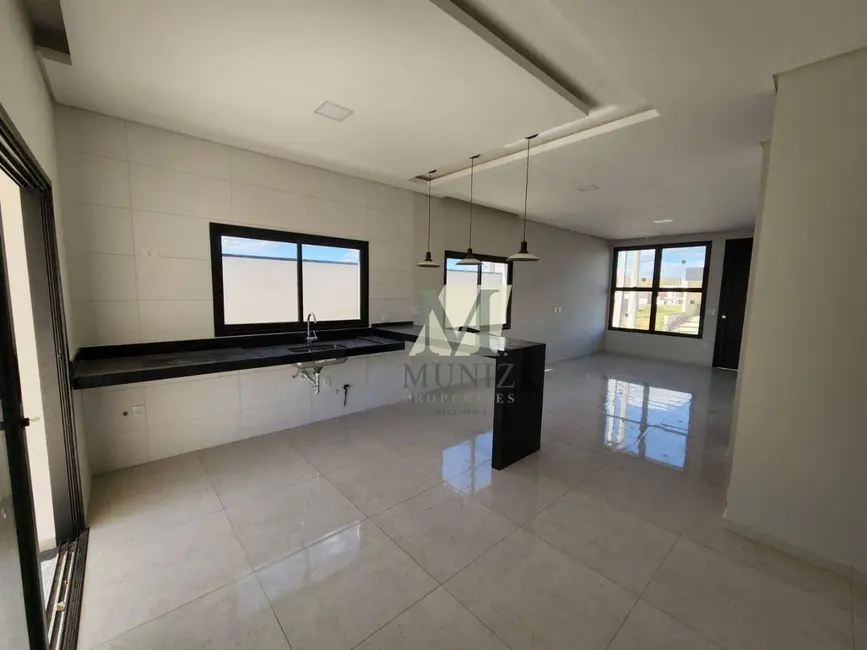 Foto 2 de Casa de Condomínio com 3 quartos à venda, 250m2 em Piedade, Cacapava - SP