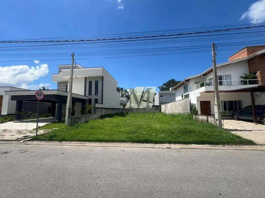 Foto 1 de Terreno / Lote à venda, 250m2 em Tremembe - SP