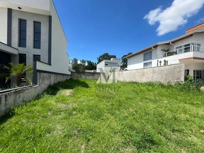 Foto 2 de Terreno / Lote à venda, 250m2 em Tremembe - SP