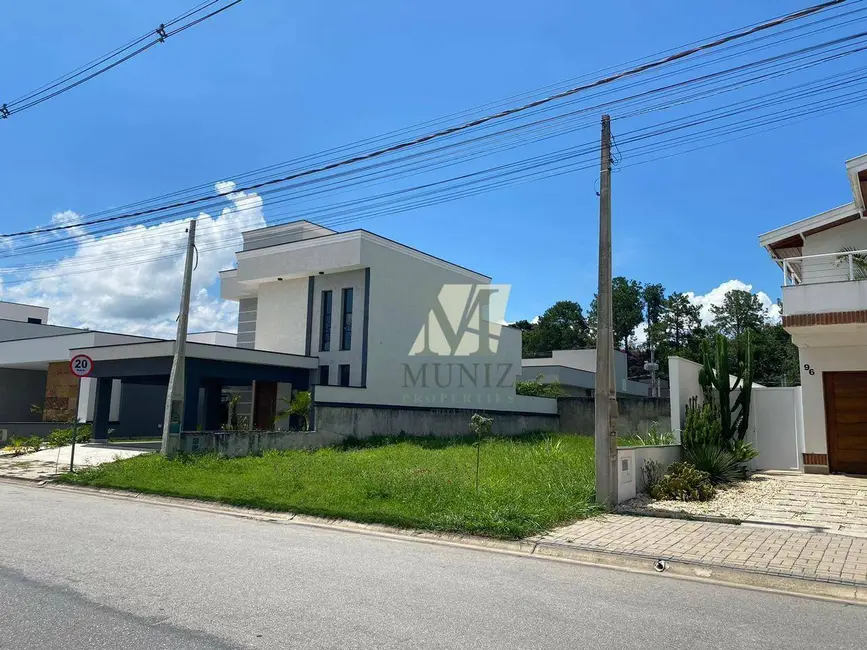 Foto 4 de Terreno / Lote à venda, 250m2 em Tremembe - SP