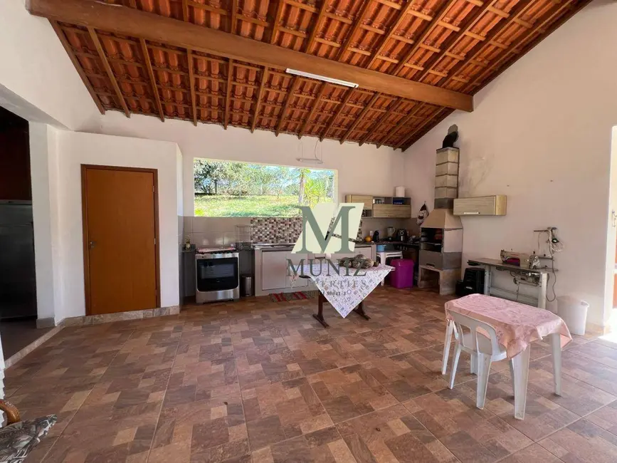 Foto 2 de Chácara com 3 quartos à venda, 5100m2 em Chácara Itamarati, Cacapava - SP