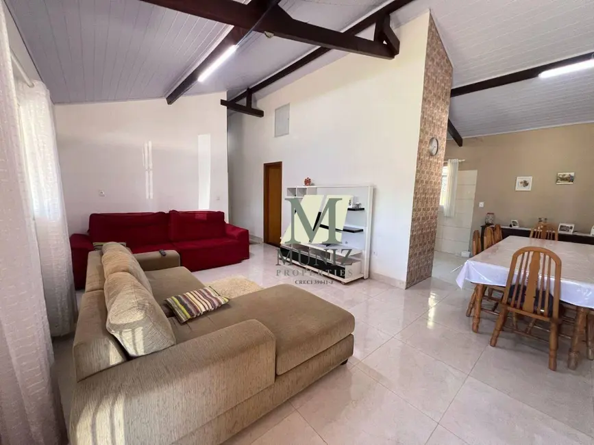 Chácara com 3 quartos à venda, 5100m2 em Chácara Itamarati, Cacapava - SP - imagem 3 Foto 3 de Chácara com 3 quartos à venda, 5100m2 em Chácara Itamarati, Cacapava - SP