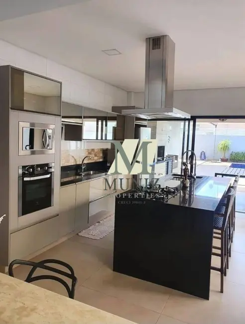 Casa de Condomínio com 3 quartos à venda, 455m2 em Jardim de Itapoan, Paulinia - SP - imagem 2 Foto 2 de Casa de Condomínio com 3 quartos à venda, 455m2 em Jardim de Itapoan, Paulinia - SP