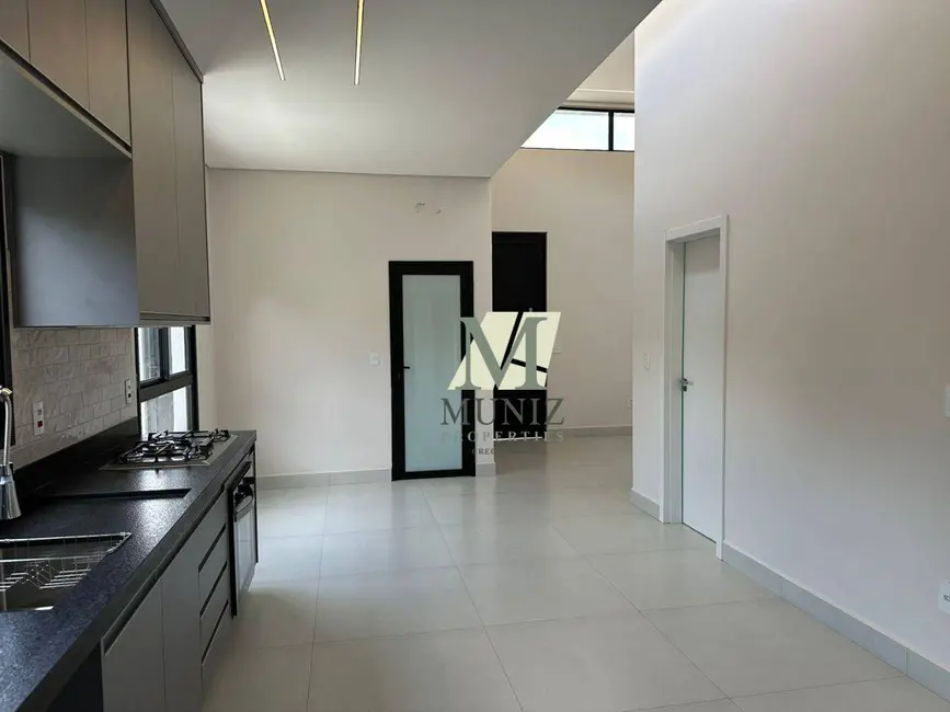 Casa de Condomínio com 3 quartos à venda, 207m2 em Parque Brasil 500, Paulinia - SP - imagem 2 Foto 2 de Casa de Condomínio com 3 quartos à venda, 207m2 em Parque Brasil 500, Paulinia - SP