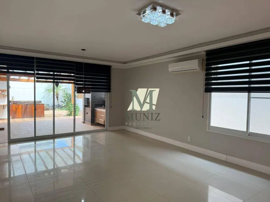 Foto 1 de Casa de Condomínio com 3 quartos à venda e para alugar, 390m2 em Paulinia - SP