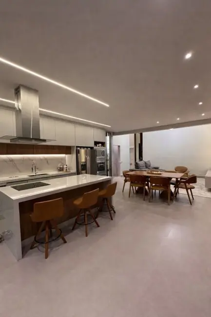 Casa de Condomínio com 3 quartos à venda, 300m2 em Paulinia - SP - imagem 3 Foto 3 de Casa de Condomínio com 3 quartos à venda, 300m2 em Paulinia - SP