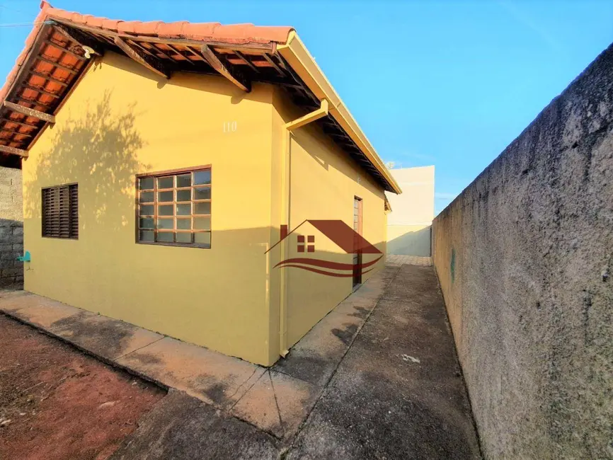Foto 2 de Casa com 2 quartos à venda, 200m2 em Santo Expedito, Pouso Alegre - MG
