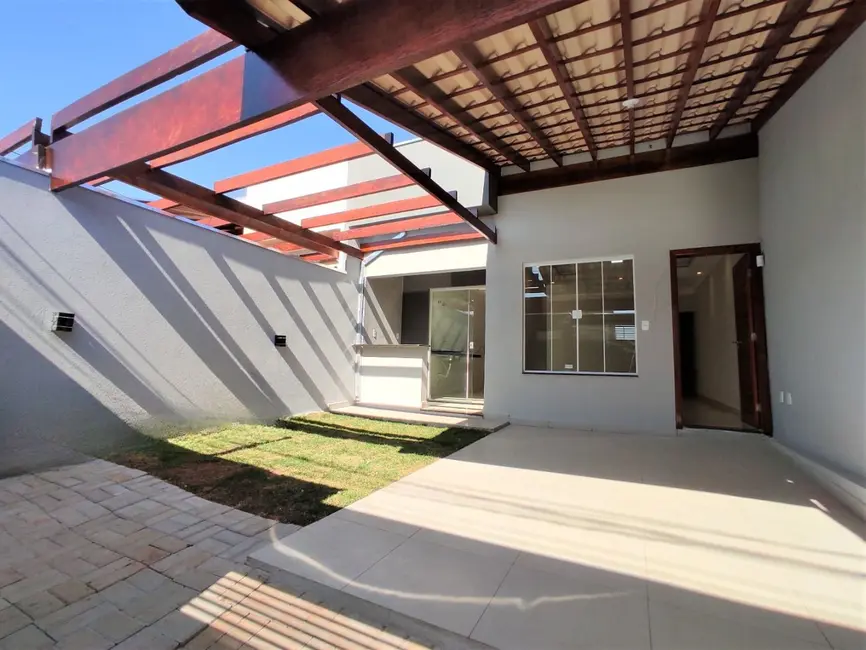 Foto 1 de Casa com 3 quartos à venda, 150m2 em Cidade Vergani, Pouso Alegre - MG