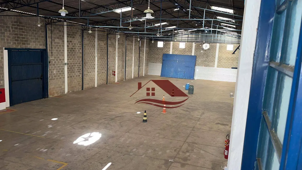 Armazém / Galpão à venda, 1000m2 em Pouso Alegre - MG - imagem 4 Foto 4 de Armazém / Galpão à venda, 1000m2 em Pouso Alegre - MG