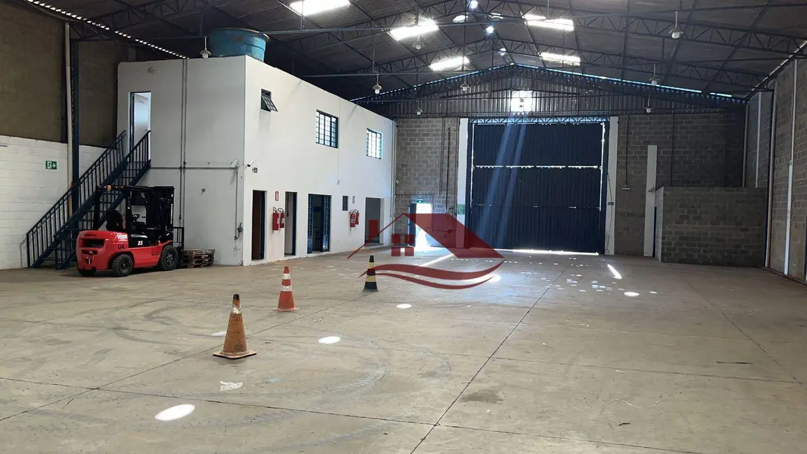 Armazém / Galpão à venda, 1000m2 em Pouso Alegre - MG - imagem 3 Foto 3 de Armazém / Galpão à venda, 1000m2 em Pouso Alegre - MG