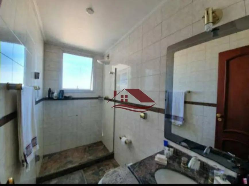 Apartamento com 3 quartos à venda, 150m2 em Centro, Pouso Alegre - MG - imagem 8 Foto 8 de Apartamento com 3 quartos à venda, 150m2 em Centro, Pouso Alegre - MG