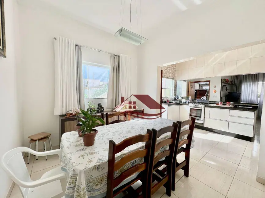 Foto 5 de Casa com 2 quartos à venda, 150m2 em Cidade Vergani, Pouso Alegre - MG