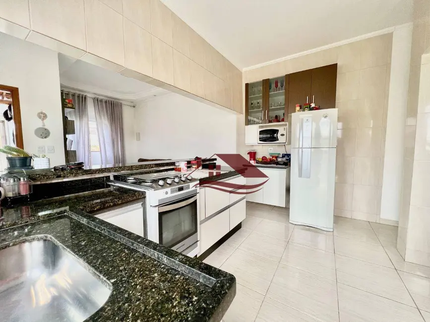 Foto 4 de Casa com 2 quartos à venda, 150m2 em Cidade Vergani, Pouso Alegre - MG