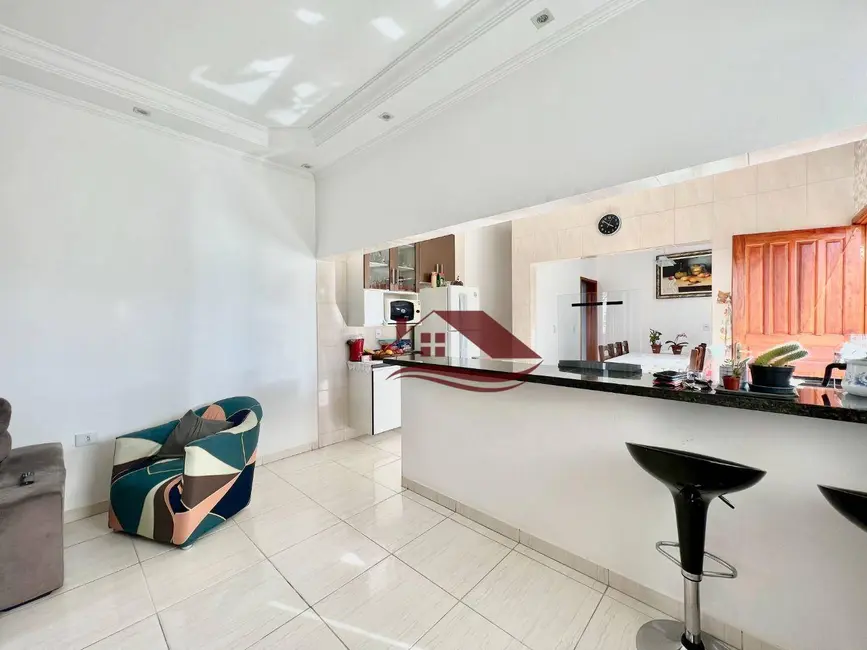 Foto 3 de Casa com 2 quartos à venda, 150m2 em Cidade Vergani, Pouso Alegre - MG