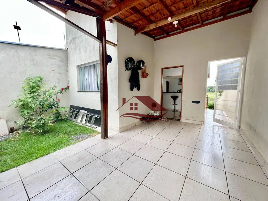 Foto 1 de Casa com 2 quartos à venda, 150m2 em Cidade Vergani, Pouso Alegre - MG
