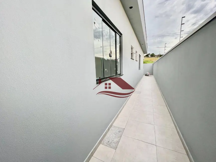 Casa com 3 quartos à venda, 200m2 em Pouso Alegre - MG - imagem 8 Foto 8 de Casa com 3 quartos à venda, 200m2 em Pouso Alegre - MG