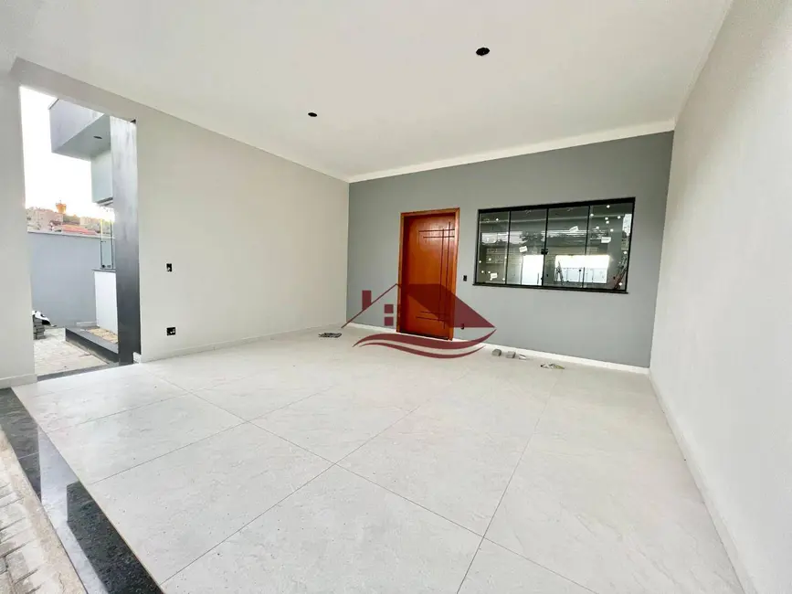 Casa com 3 quartos à venda, 200m2 em Pouso Alegre - MG - imagem 3 Foto 3 de Casa com 3 quartos à venda, 200m2 em Pouso Alegre - MG