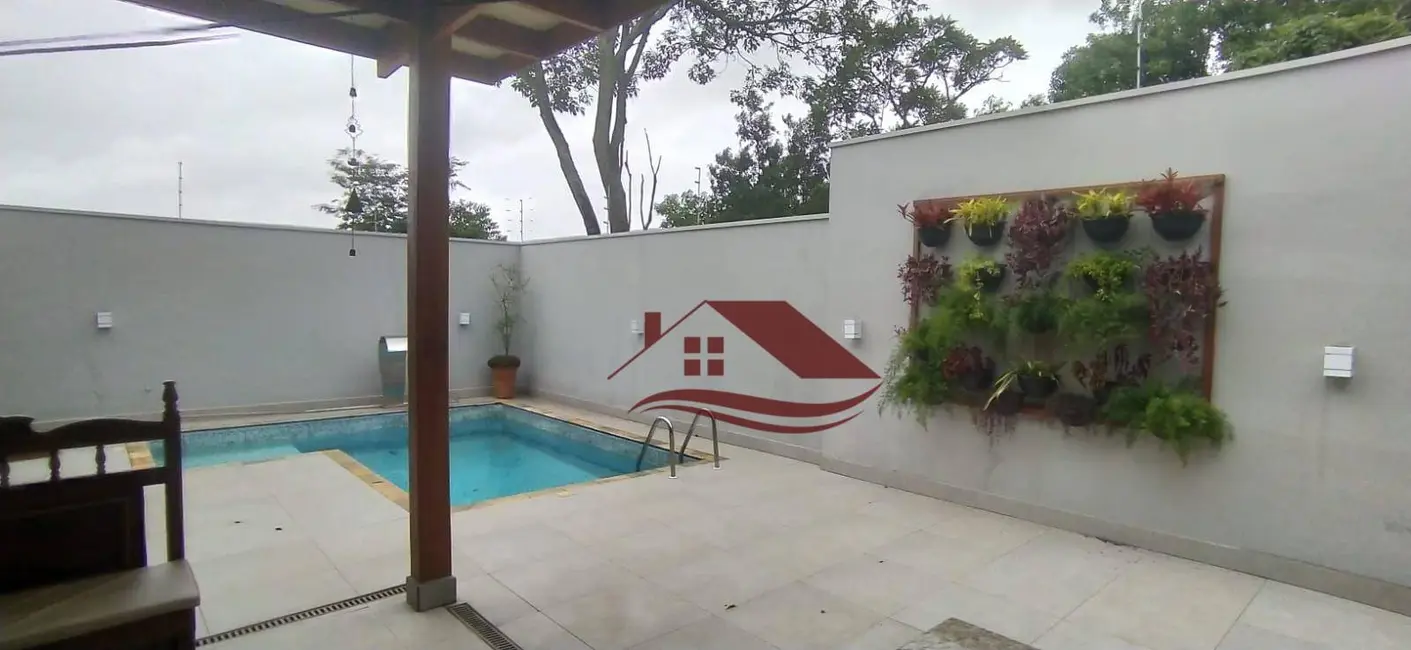 Foto 3 de Casa com 3 quartos à venda, 300m2 em Pouso Alegre - MG